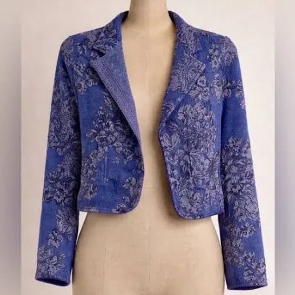 Knitted & Knotted Anthropologie Blue Floral Jacquard Cropped Cardigan Jacket  dd